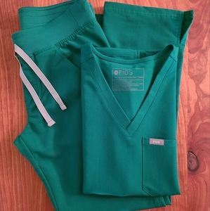 FIGS Scrubs Set (Hunter Green Set)